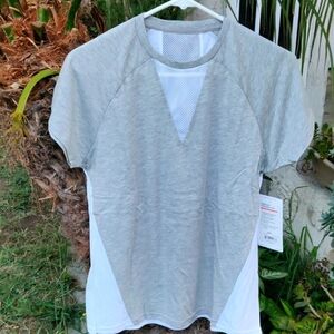 ELLEN TRACY Active women's Tee